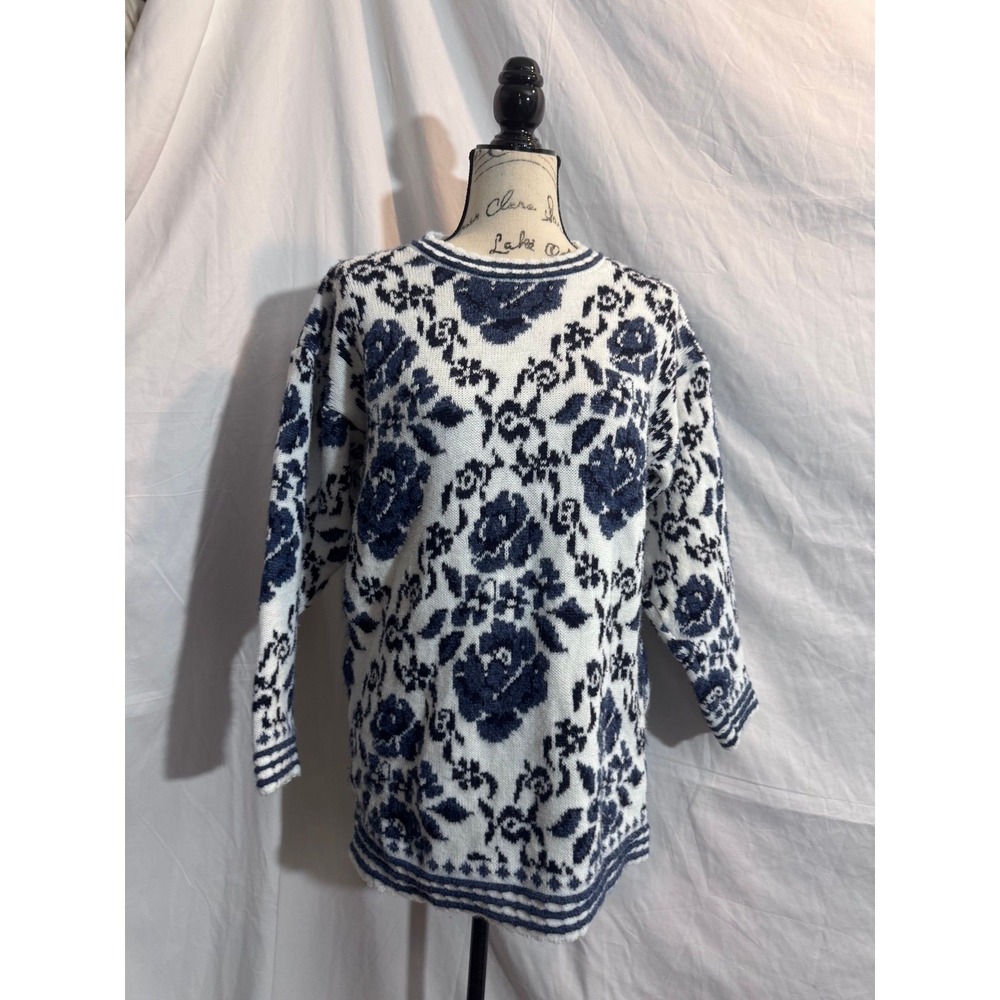 Amana Woolen Mill Vintage Floral Rose Knit Sweater Blue White USA Made Womens